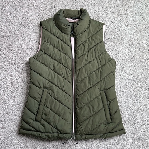 GAP Jackets & Blazers - Gap Women’s Olive Green Zip Up Puffer Vest Size Extra Small